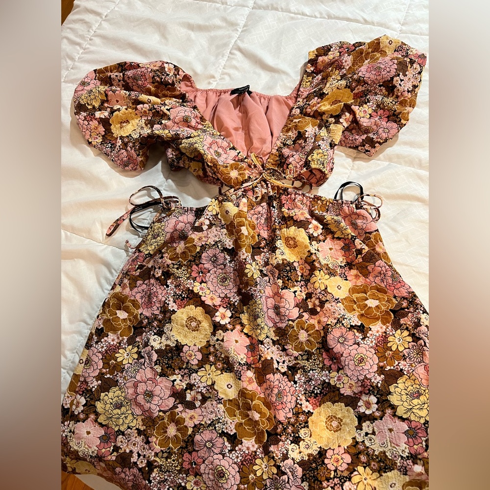 Forever21 Floral Cut Out Dress